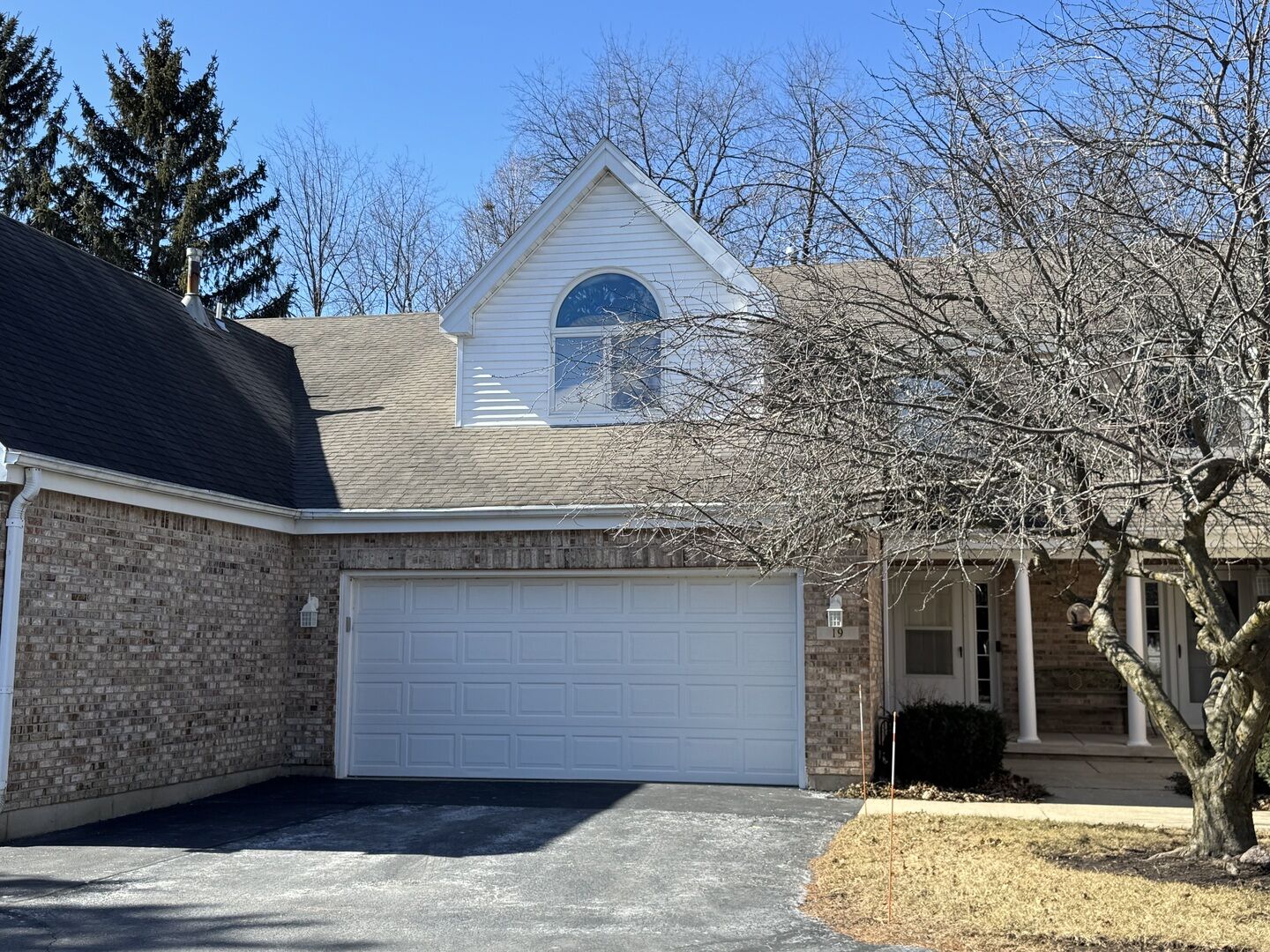 Property Photo:  19 Meadow Trail 19  IL 60115 