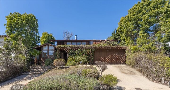 Property Photo: 467 N Bonhill Road CA 90049