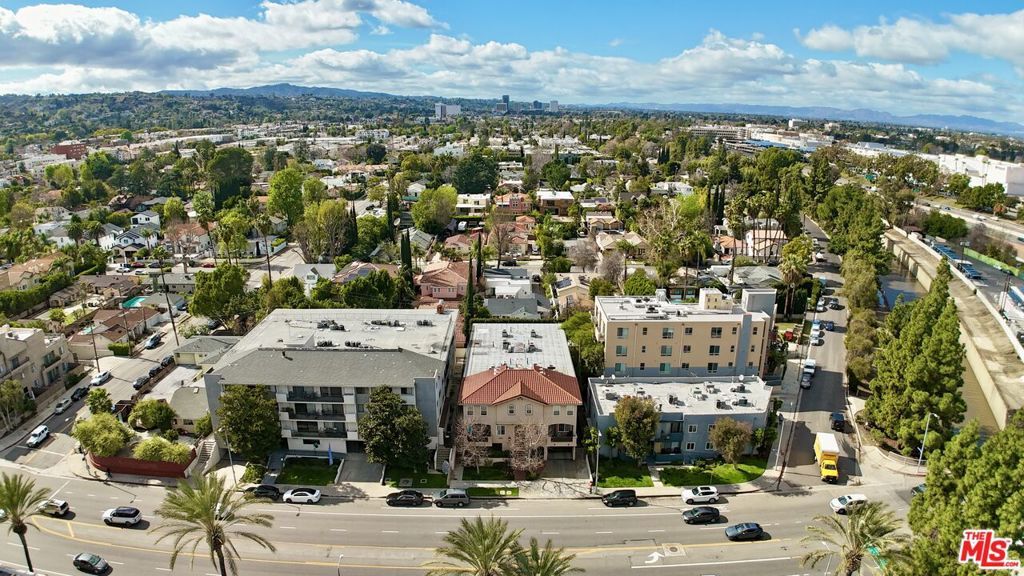 Property Photo: 4523 Woodman Avenue CA 91423