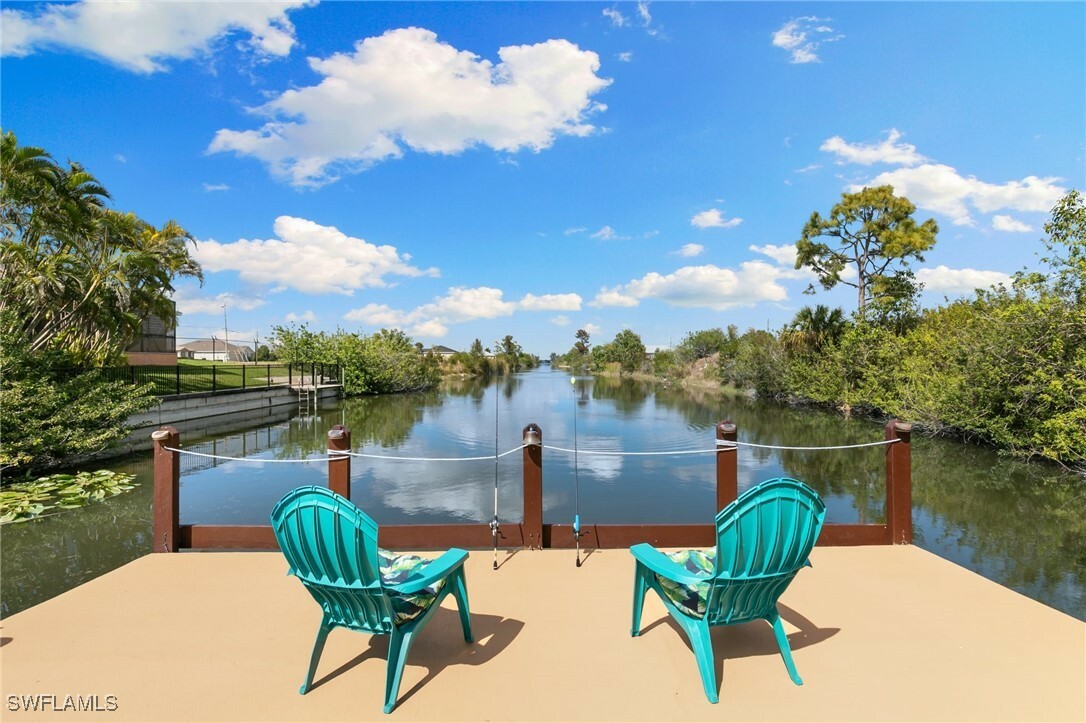 Property Photo: 621 NW 16th Terrace FL 33993