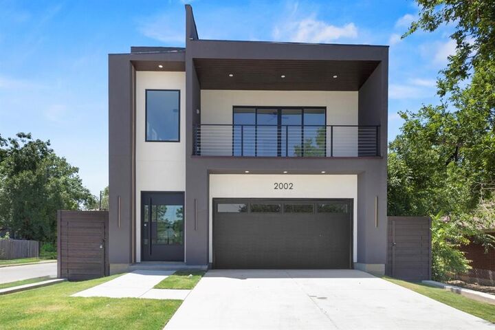 Property Photo:  2002 Angelina Drive  TX 75212 