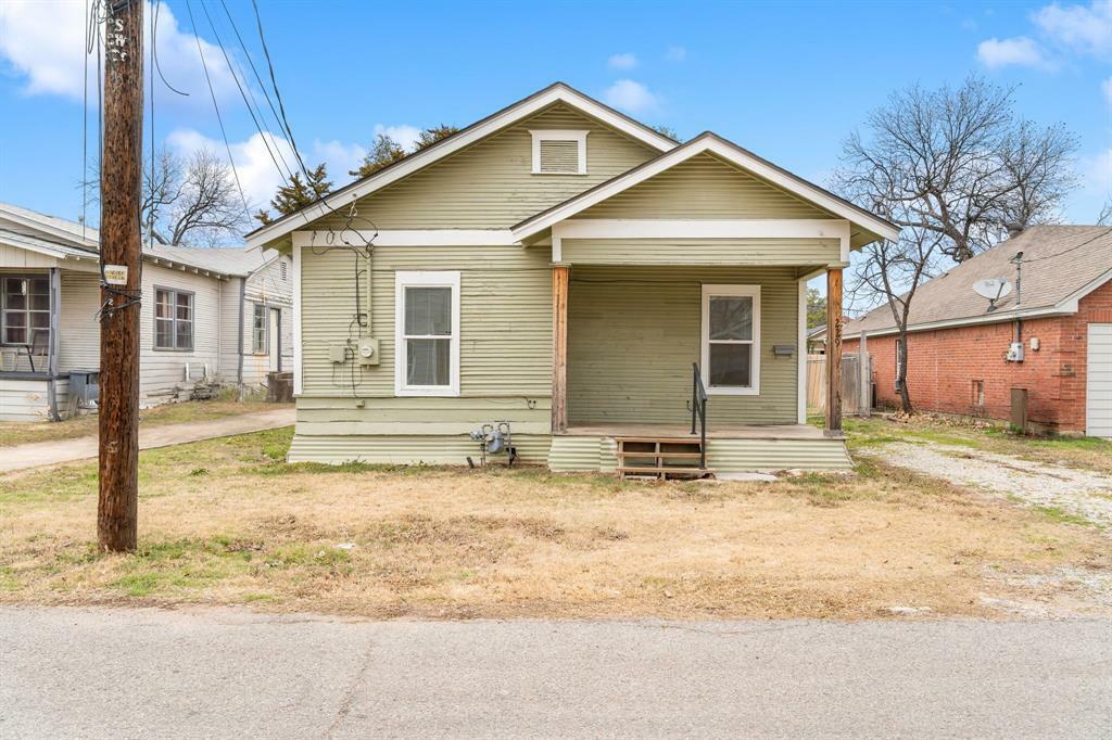 Property Photo:  229 W Jerden  TX 75208 