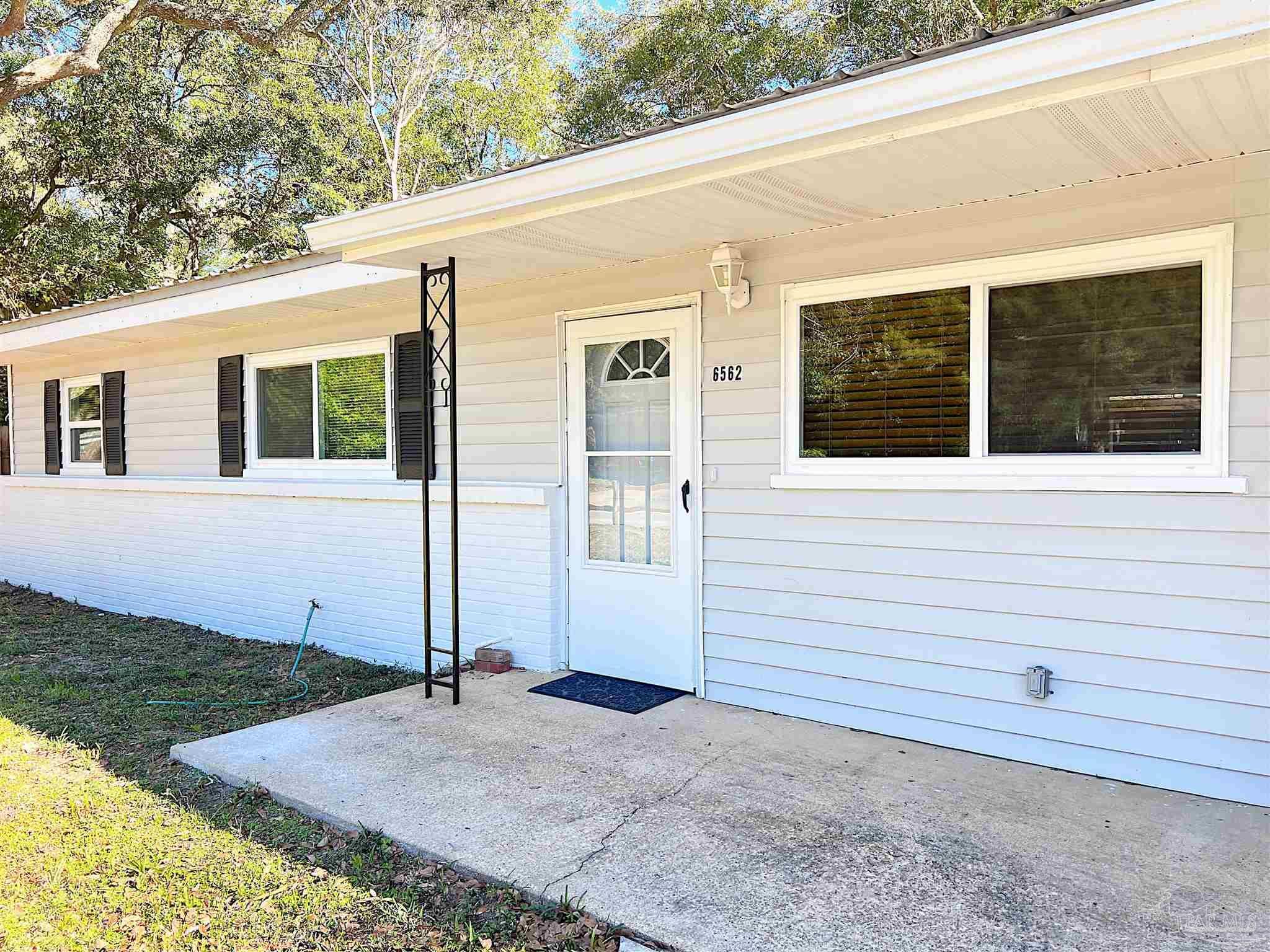 Property Photo:  6562 Julia Dr  FL 32570 