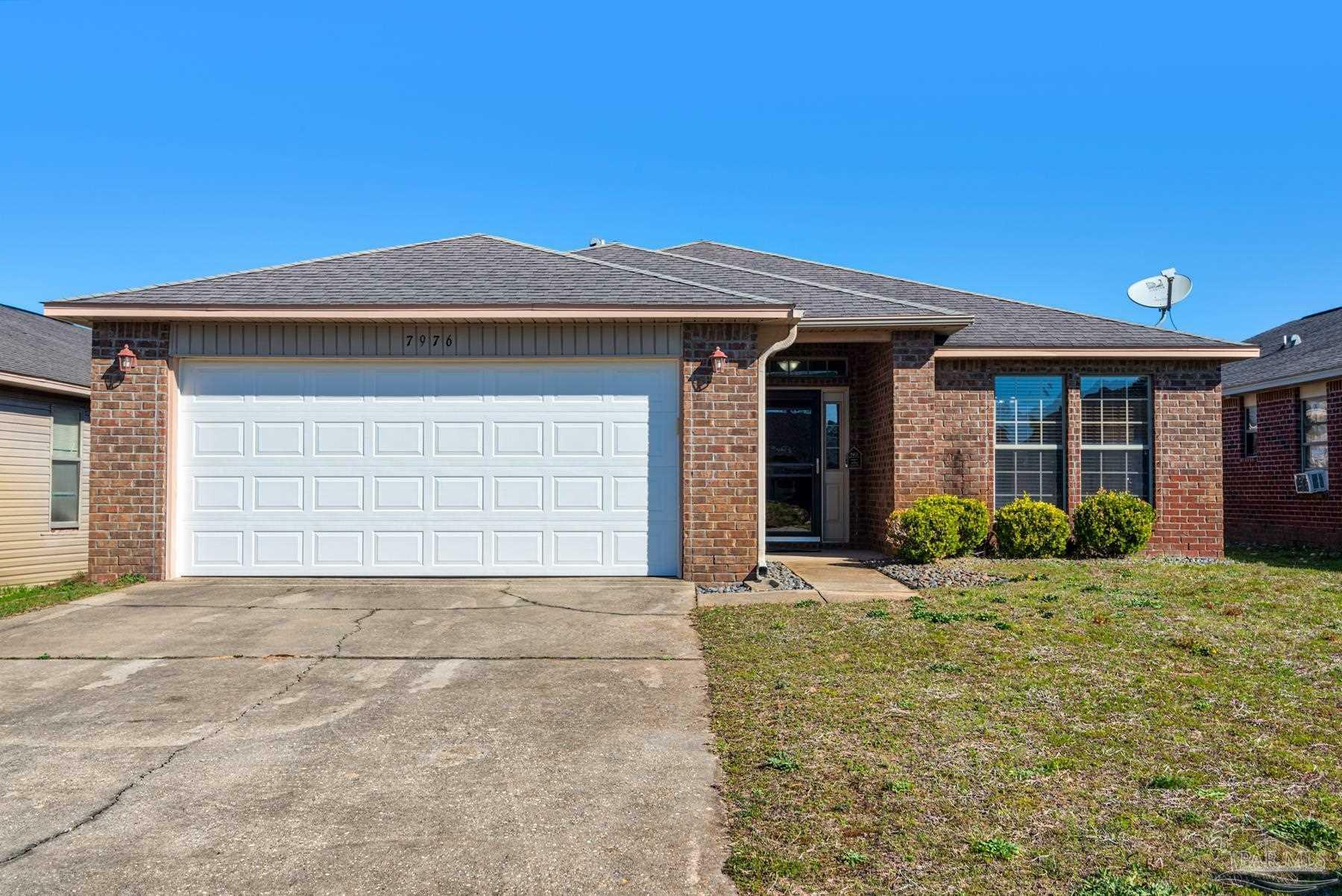 Property Photo: 7976 Promise Creek Rd FL 32566