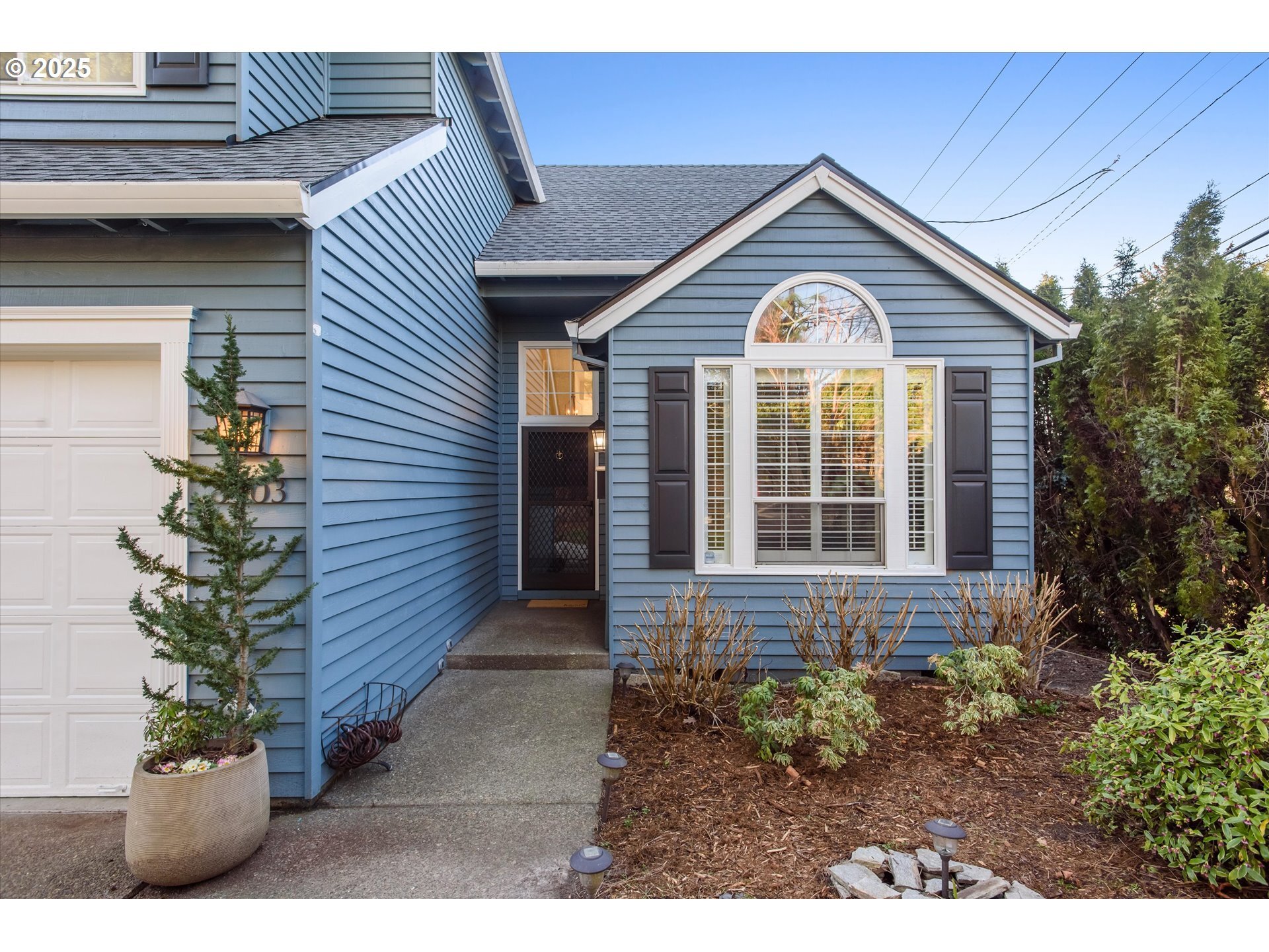 Property Photo: 8403 SW 8th Ave OR 97219