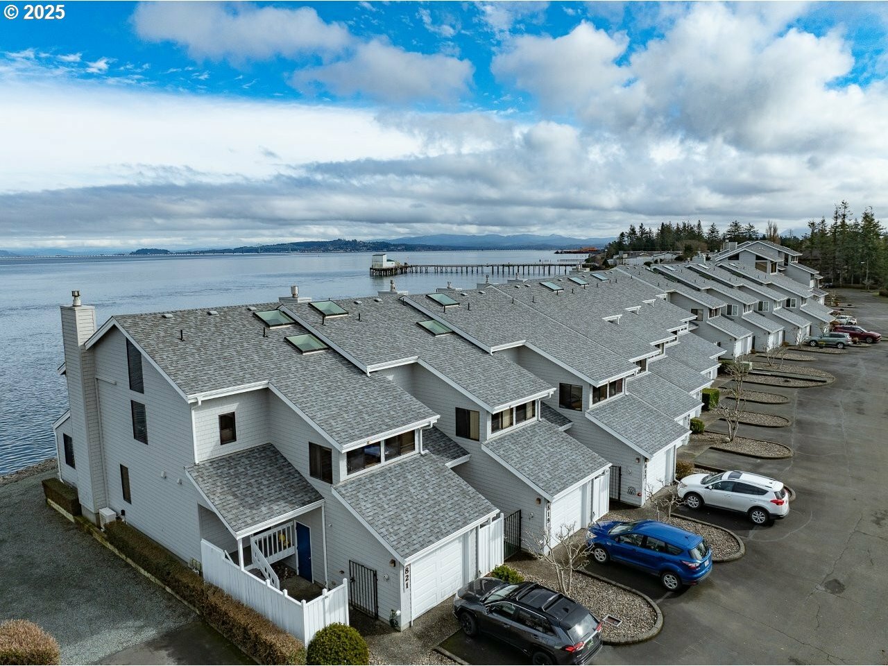 Property Photo: 821 5th Ave OR 97121