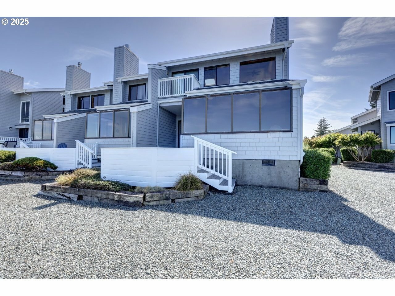Property Photo:  821 5th Ave  OR 97121 