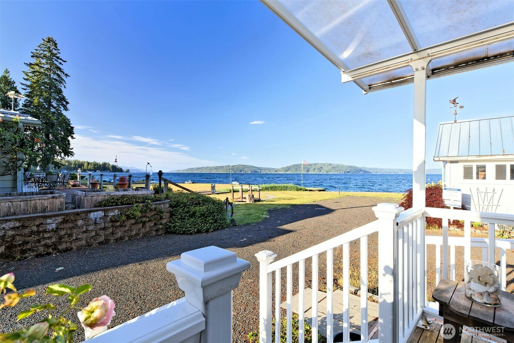 Property Photo: 21110 N Hwy 101 4 WA 98548