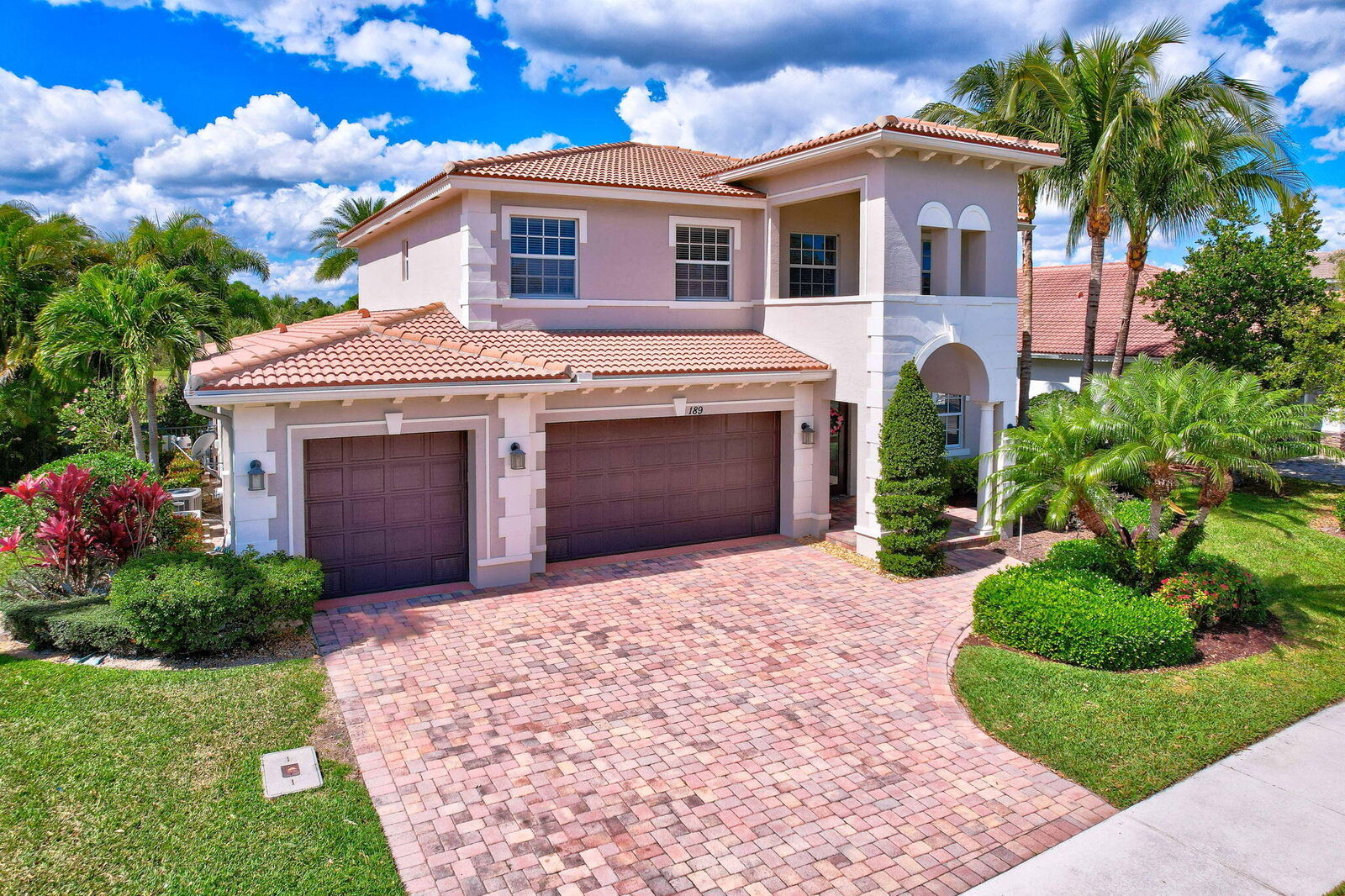 Property Photo: 189 Umbrella Place FL 33458