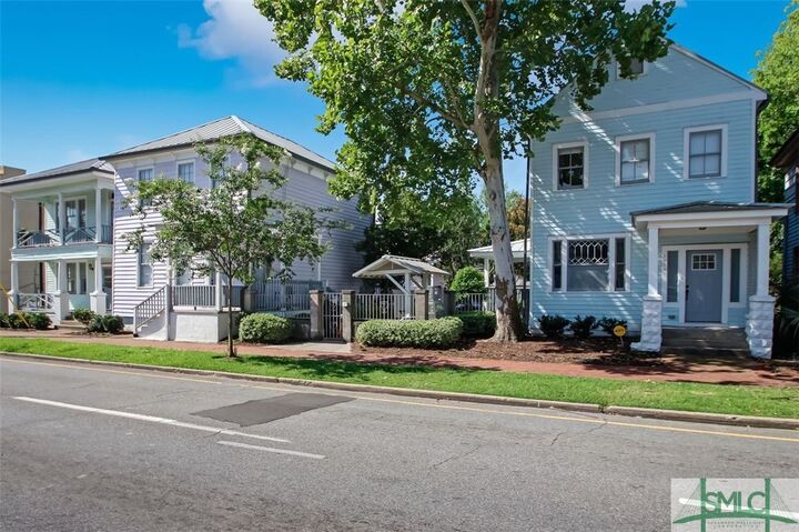 301-307 W Henry Street  Savannah GA 31401 photo