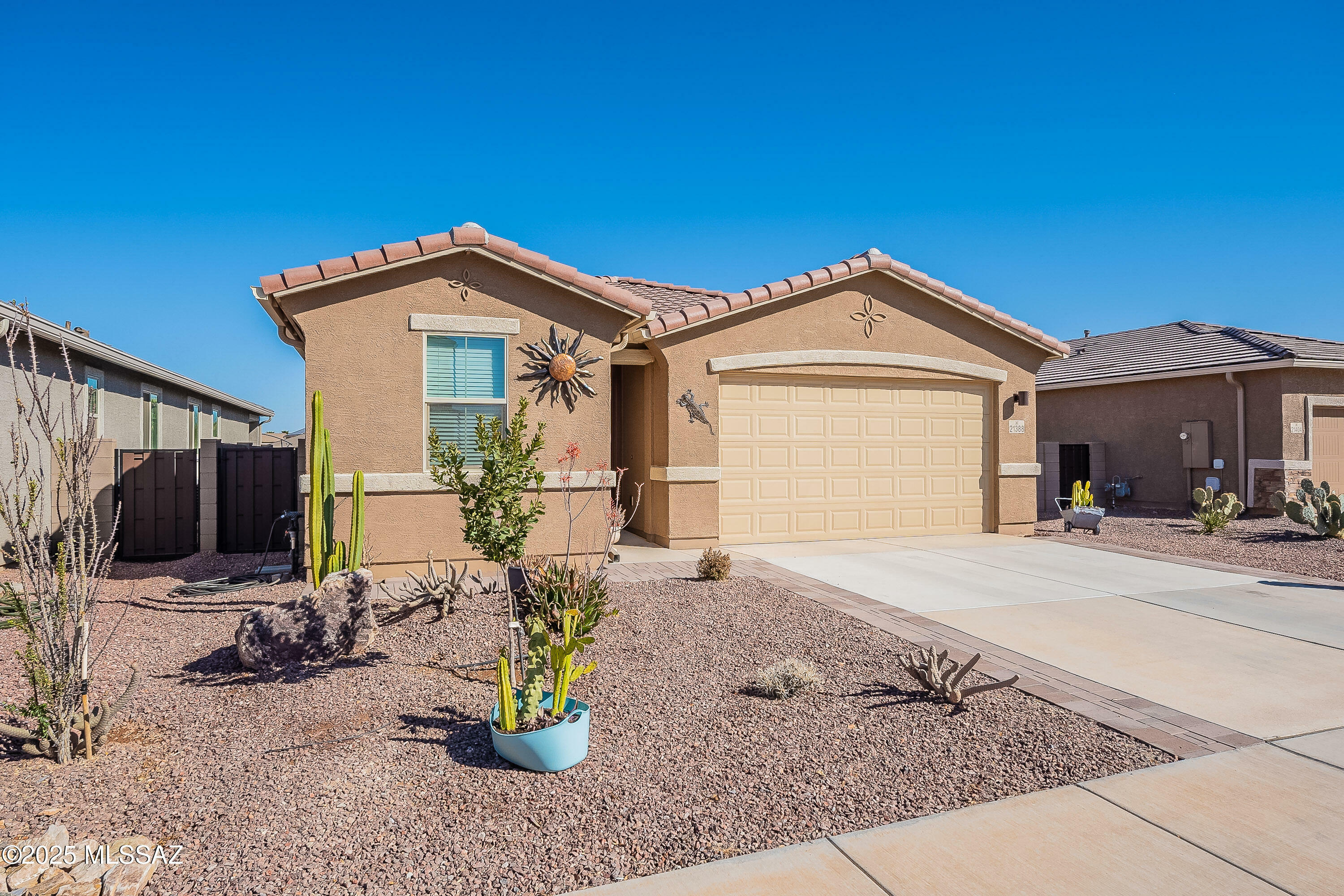 21388 E Charmaine Road  Red Rock AZ 85145 photo