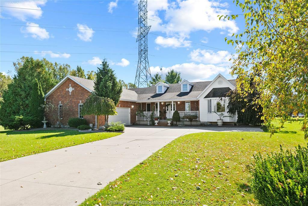 Property Photo:  21640 Pinehurst Crescent  ON N7M 5J3 