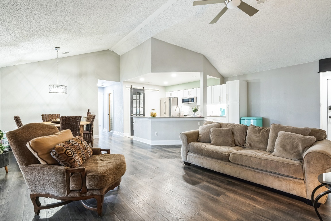 Property Photo: 1202 Thorpe Lane 406D TX 78666