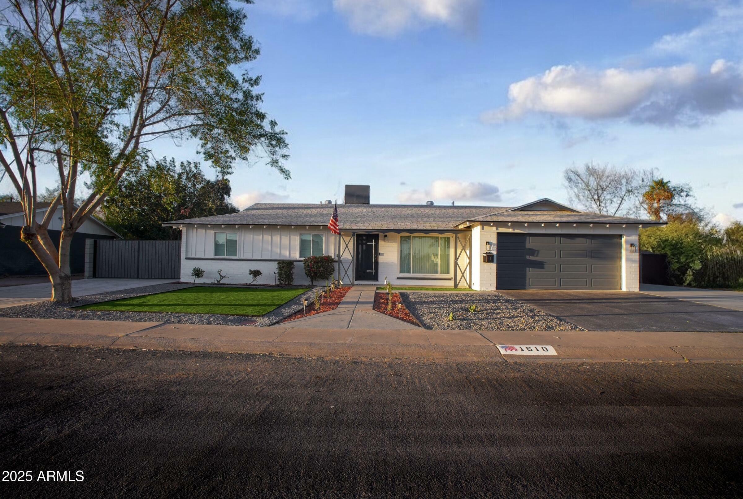 1610 W Dunlap Avenue  Phoenix AZ 85021 photo