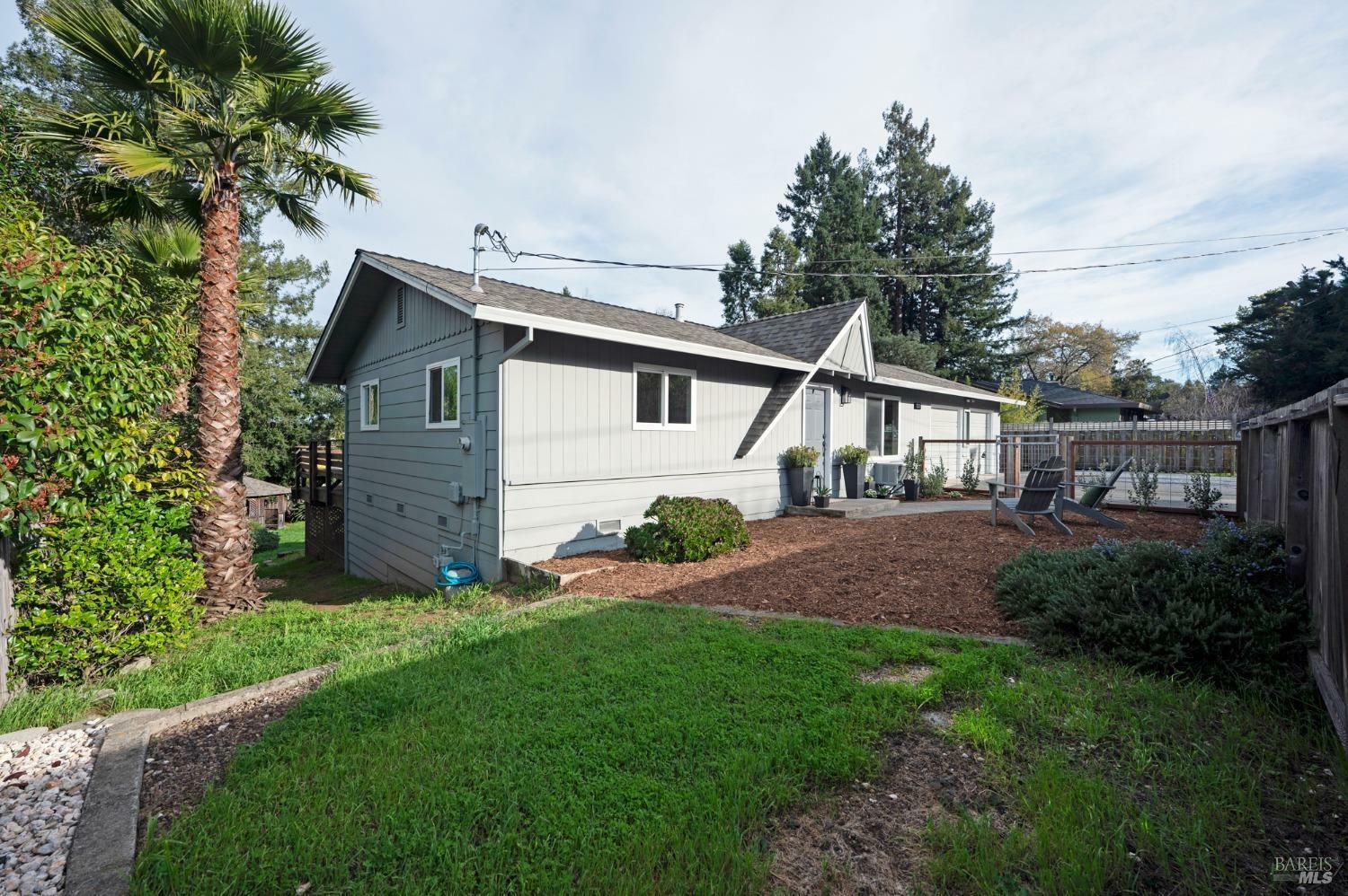 Property Photo:  1011 Pearl Court  CA 95472 