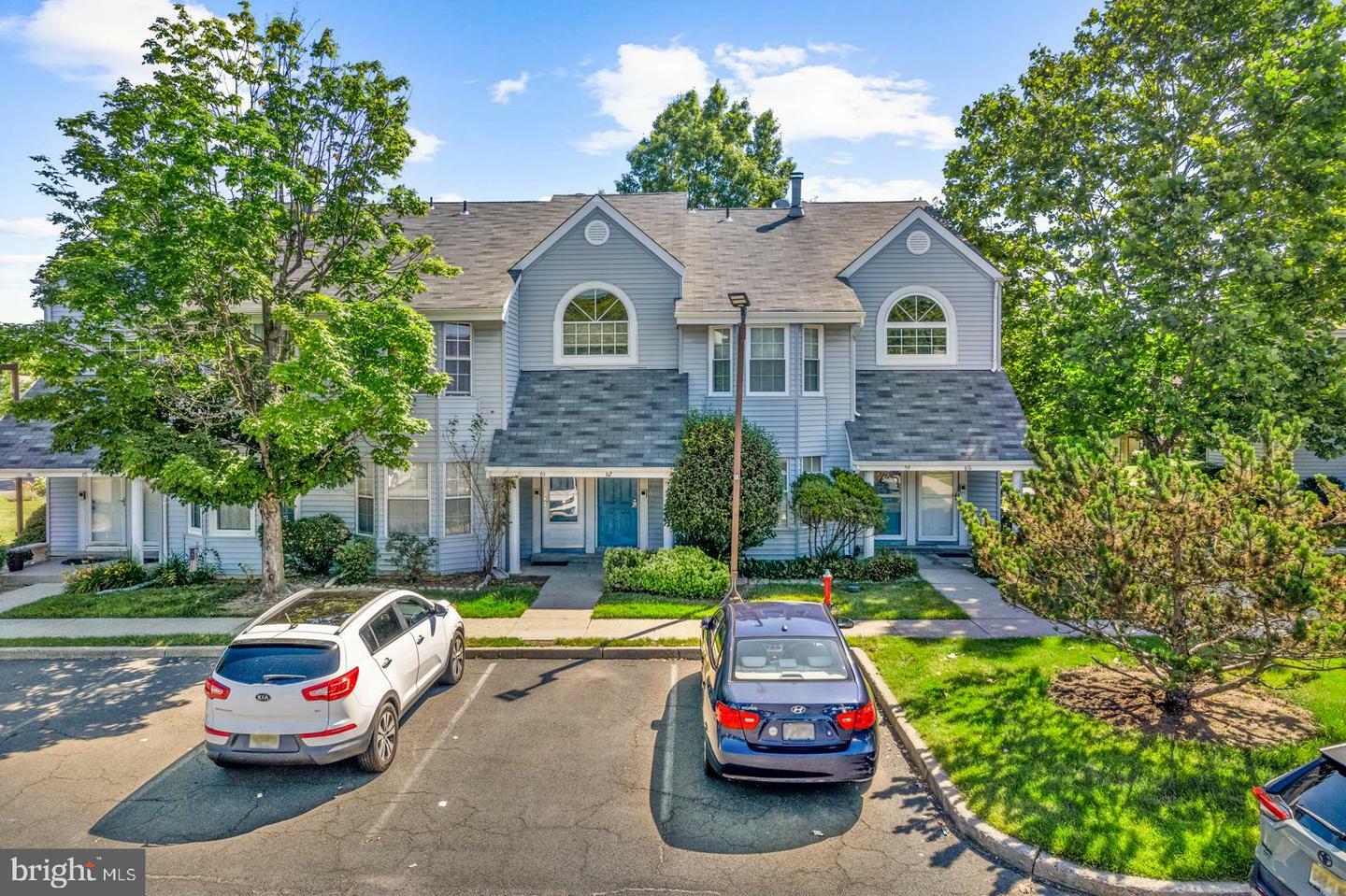 Property Photo:  60 Tanglewood Court  NJ 08852 