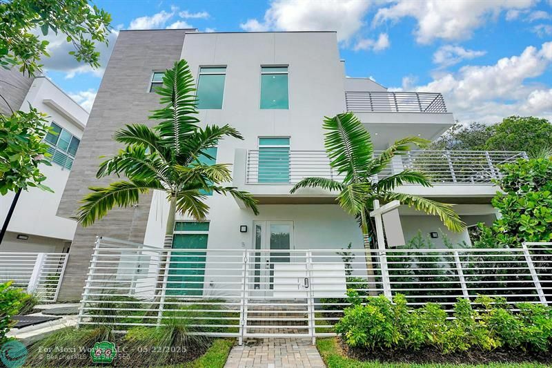Property Photo: 5 SE 11th Ave 5 FL 33301