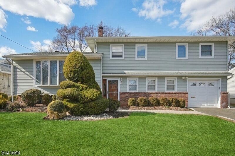 Property Photo:  14 Redwood Rd  NJ 07081