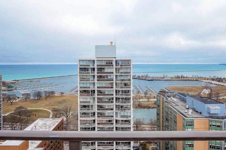 Property Photo: 1633 N Prospect Ave 16D WI 53202