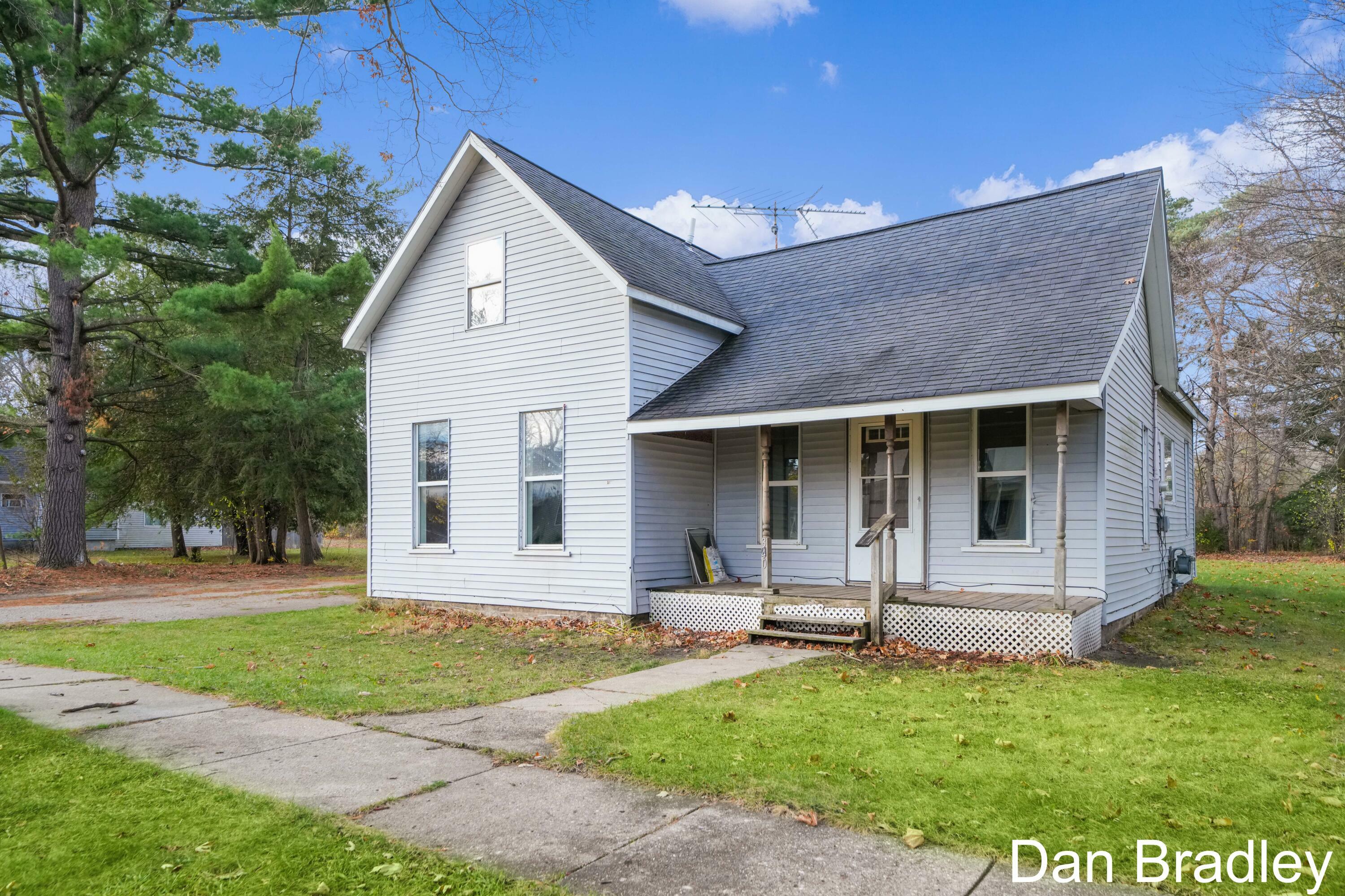 Property Photo: 340 Pine Street MI 49329
