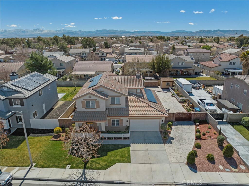 Property Photo: 3116 Kilt Court CA 93535