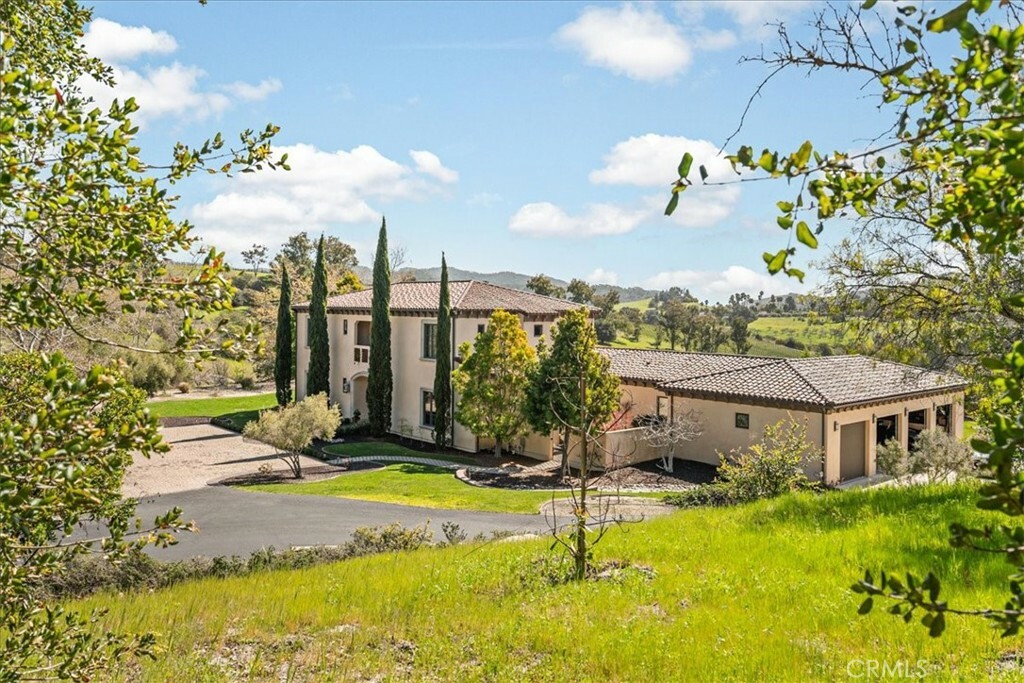 Property Photo: 1175 Bassi Drive CA 93405