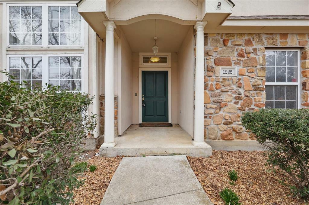 Property Photo:  1222 Avenue C  TX 76205 