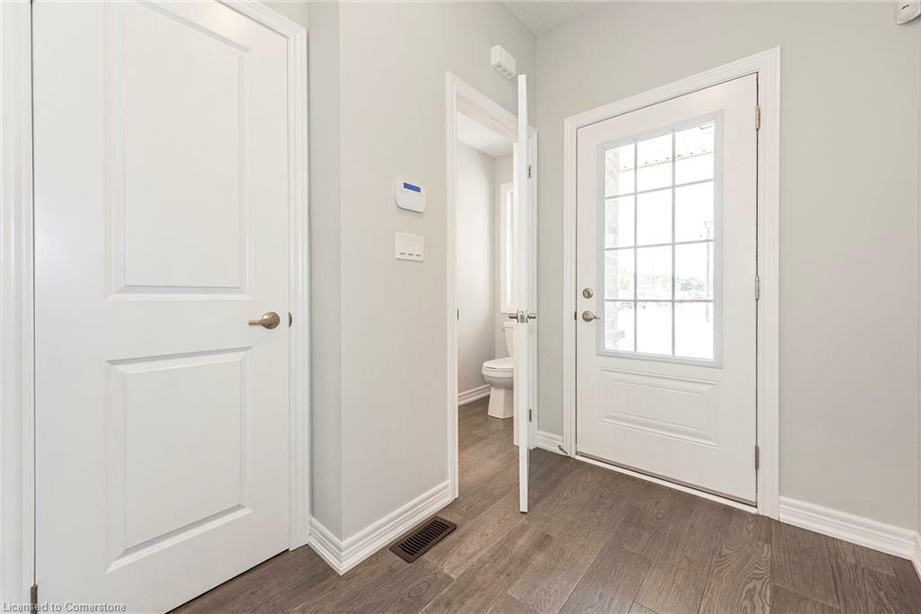 Property Photo: 39 Linden Park Lane ON L9A 1Y1
