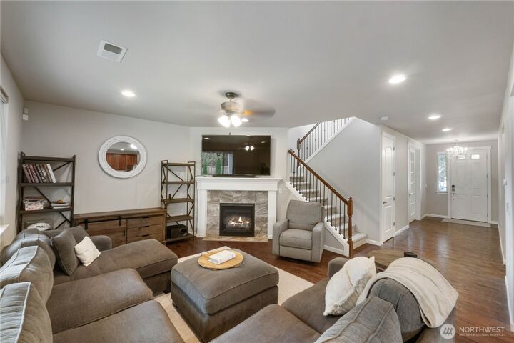 Property Photo: 17302 114th Avenue E WA 98374