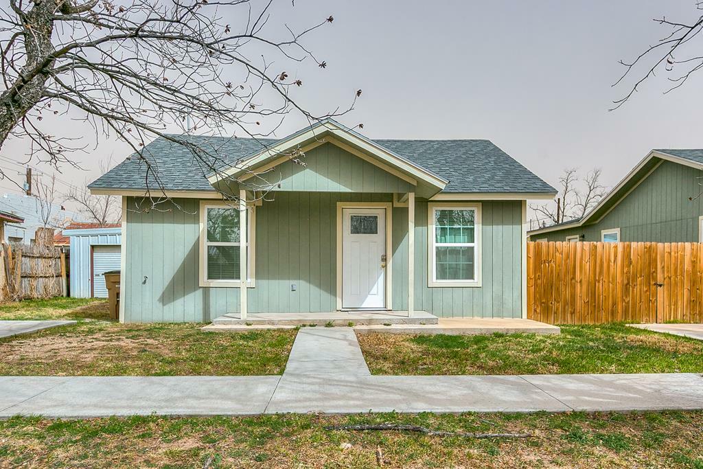 Property Photo: 106 Highland Blvd TX 76903