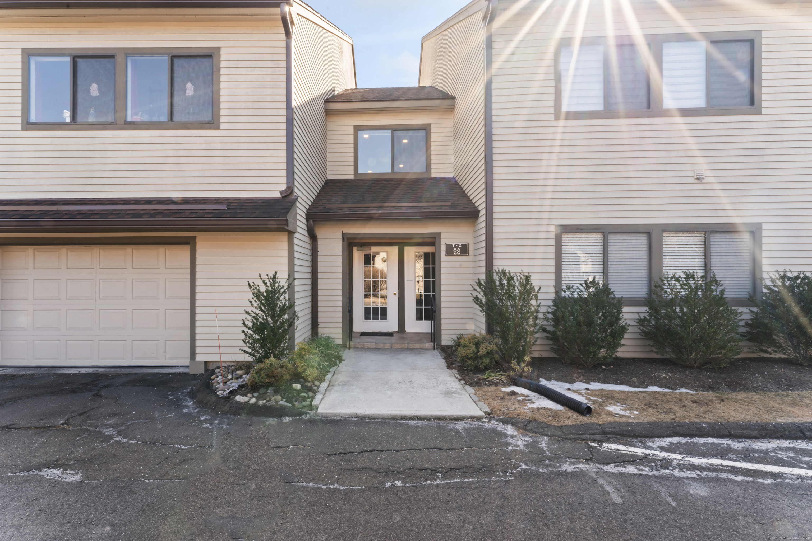 Property Photo:  2435 Bedford Street 21bb  CT 06905 