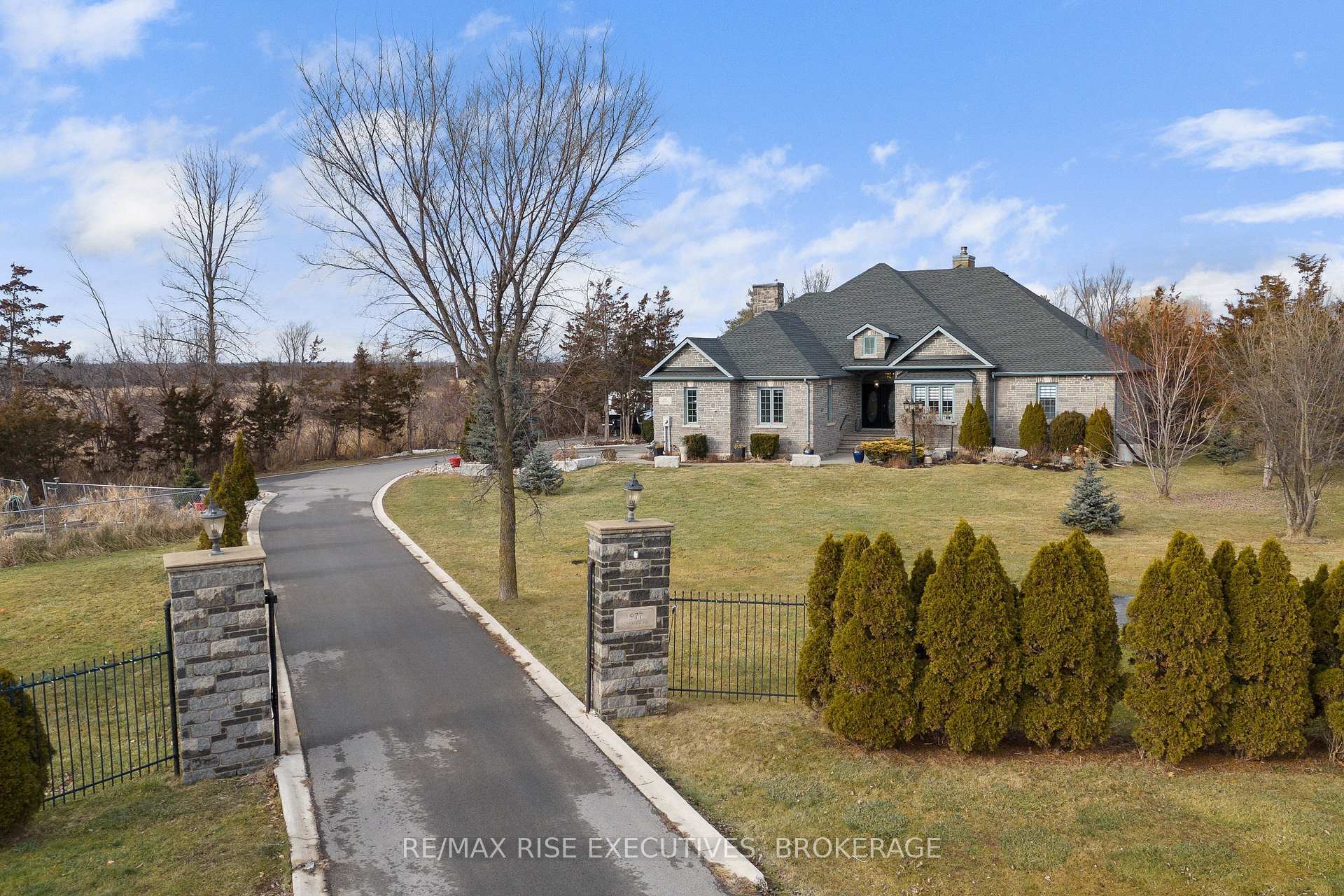 Property Photo: 977 Sunnyside Road ON K7L 4V4