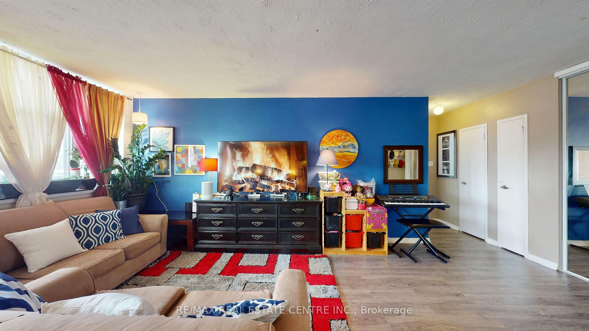Property Photo:  2245 Eglinton Ave E 807  ON M1K 2N3 
