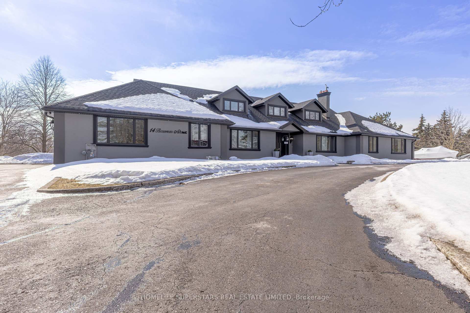 Property Photo: 14 Bowman Ave ON L6P 0X5