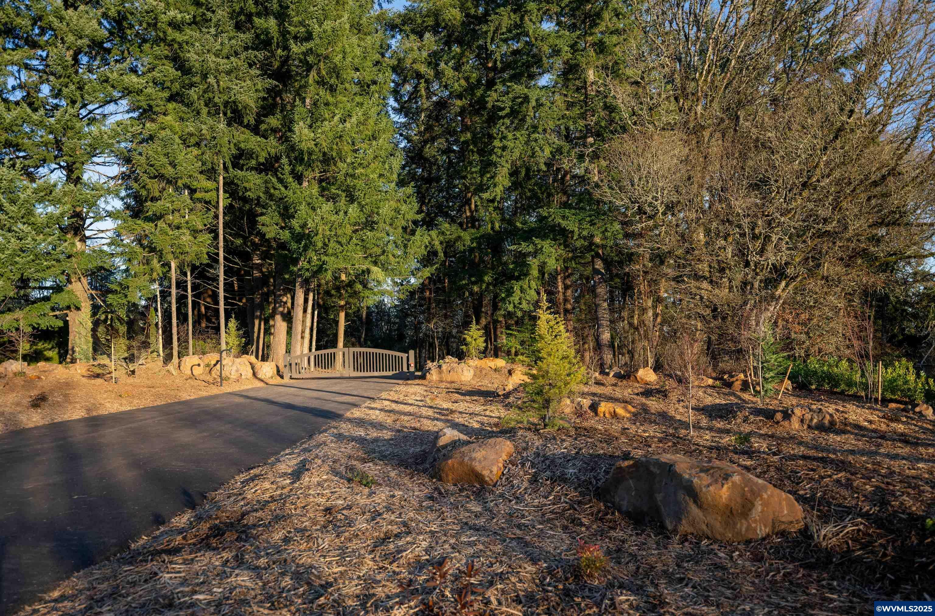 Property Photo: 2851 Forest Haven Wy S OR 97302