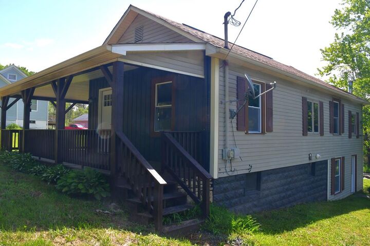 Property Photo:  1404 State Route 227  PA 16301 