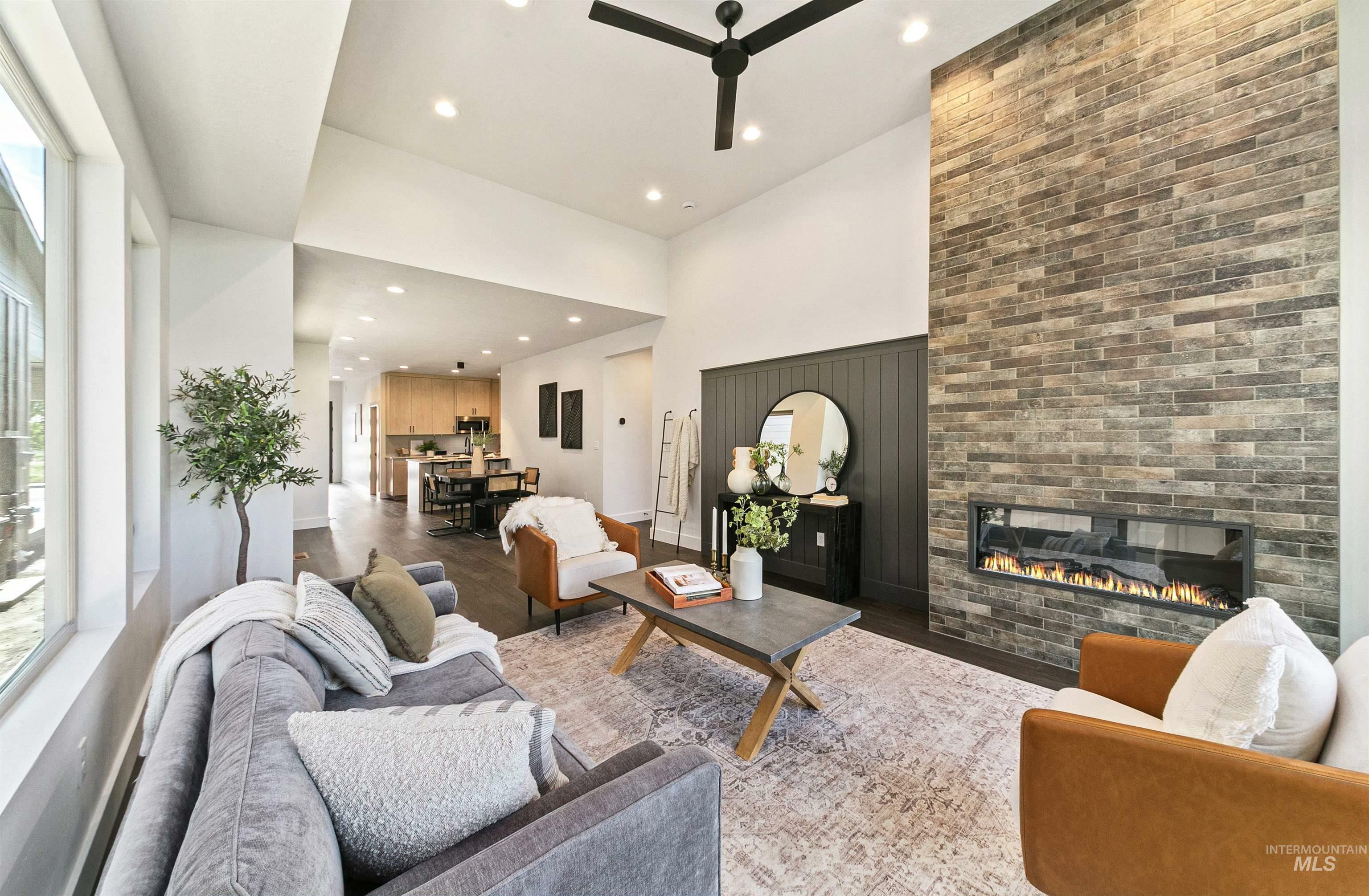 Property Photo: 6472 S Astoria Ave ID 83642