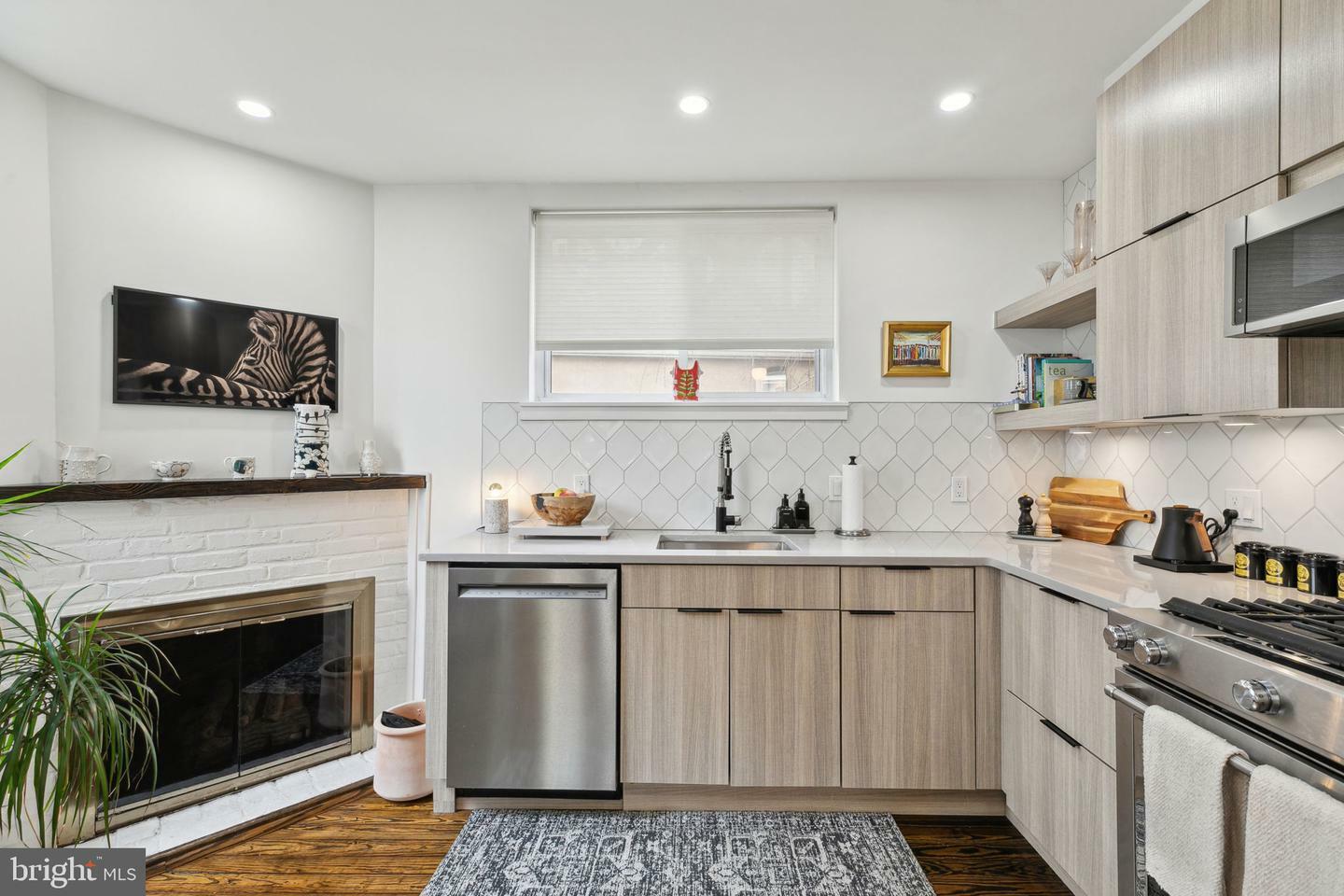 2016 Addison Street  Philadelphia PA 19146 photo