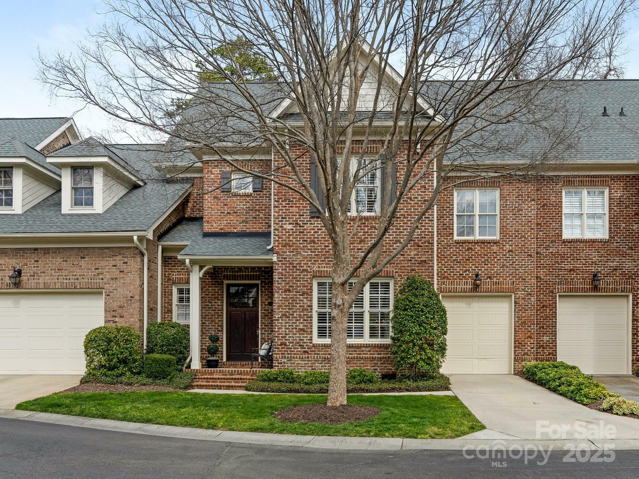 Property Photo: 261 Crownsgate Court NC 28207