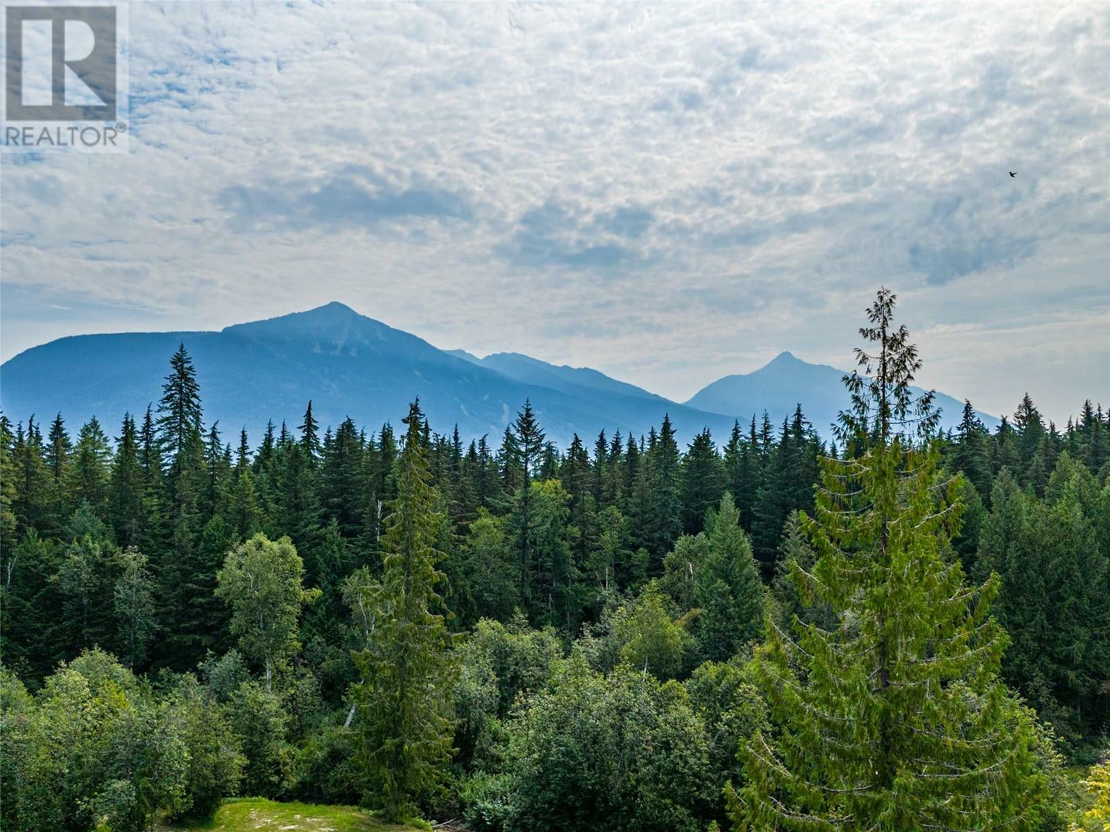 Photo de la propriété: 1750 Highway 23 South Highway South BC V0E 2S0