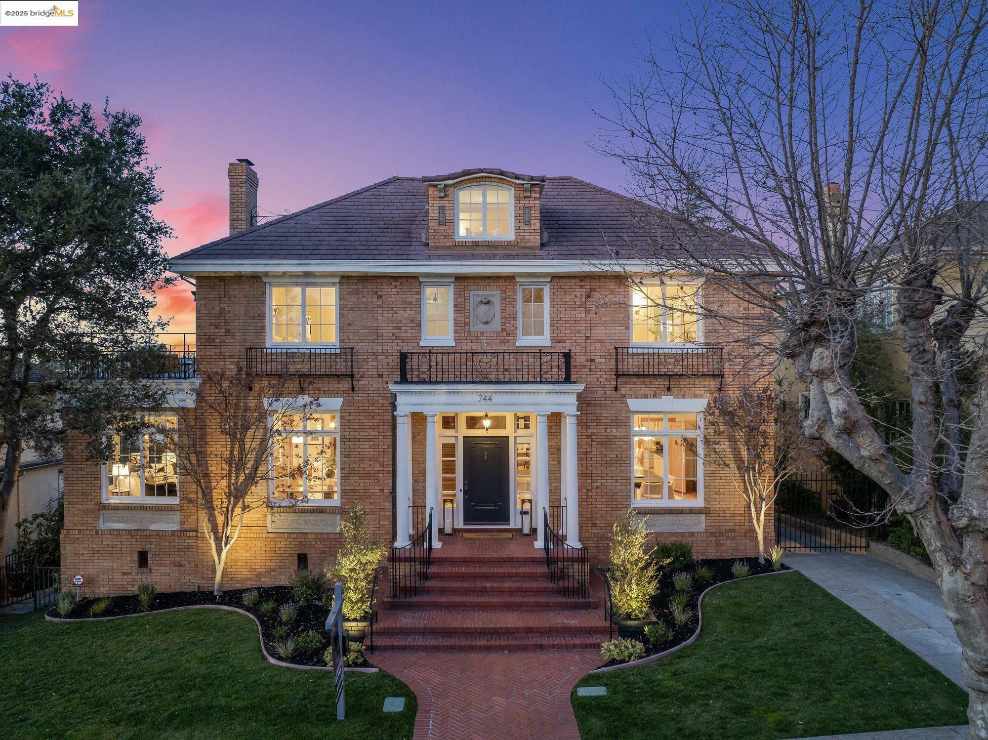 Property Photo: 744 Longridge Rd CA 94610