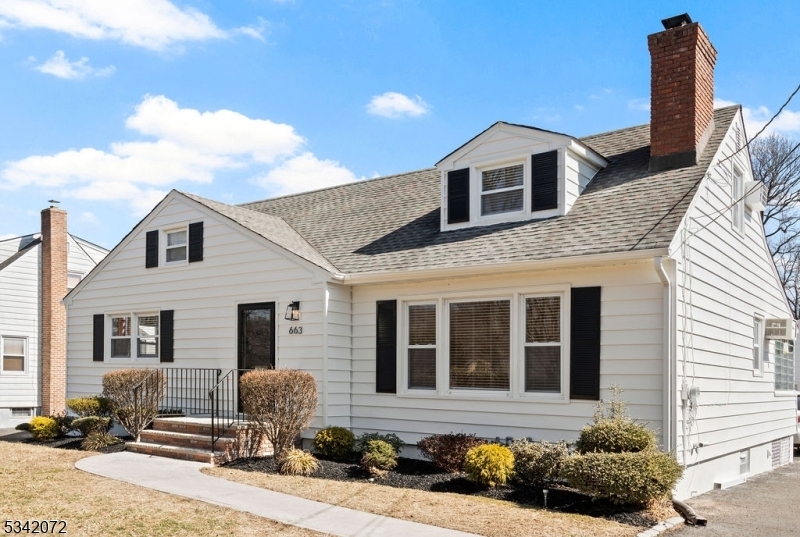 Property Photo:  663 Mountain Ave  NJ 07081 