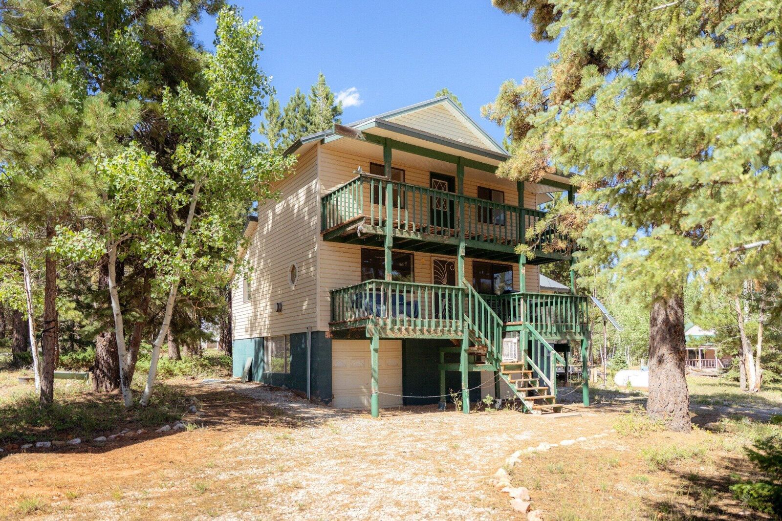 Property Photo: 1270 W Strawberry Point Rd UT 84762