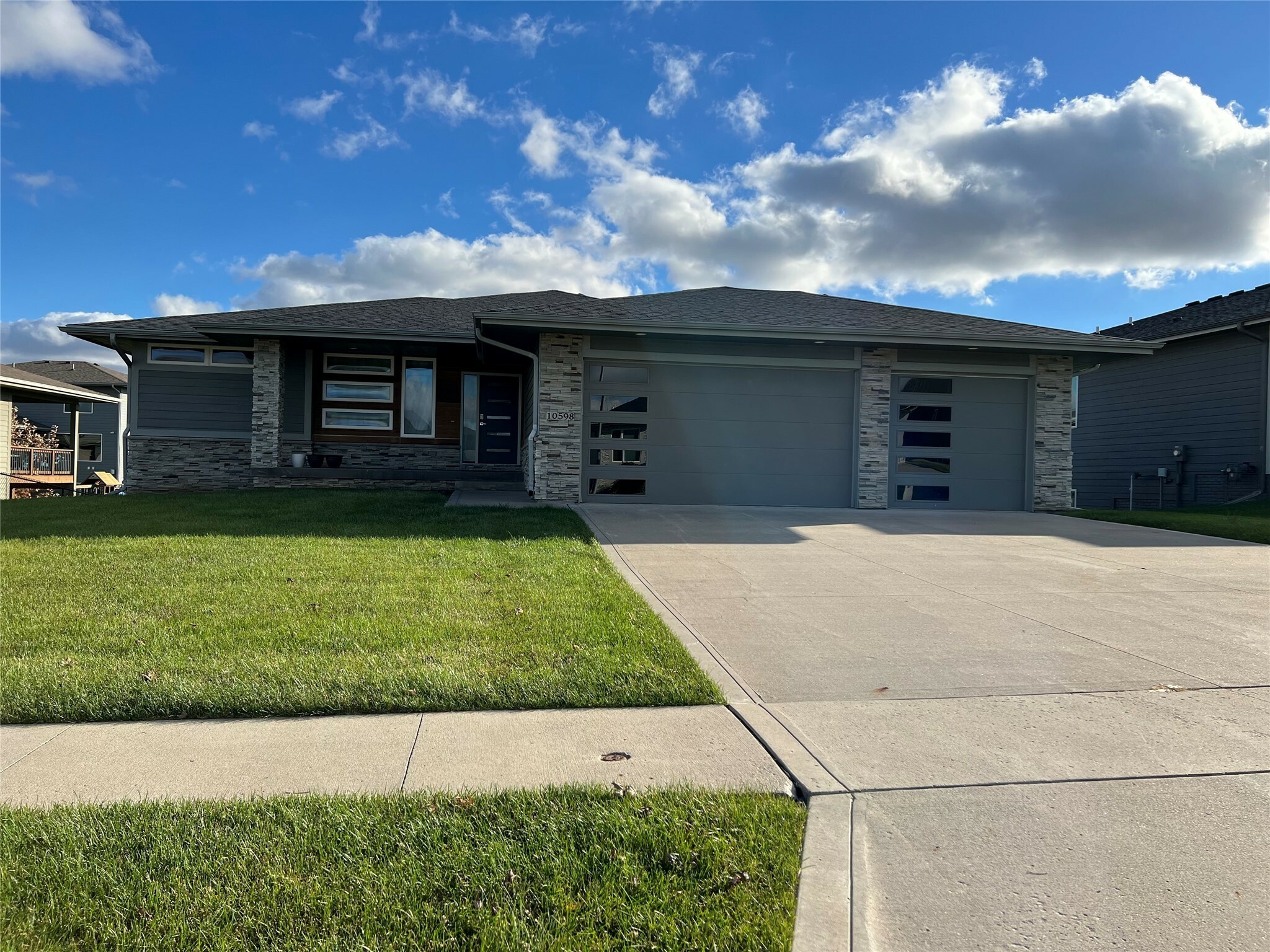 Property Photo: 10598 NW 72nd Lane IA 50131