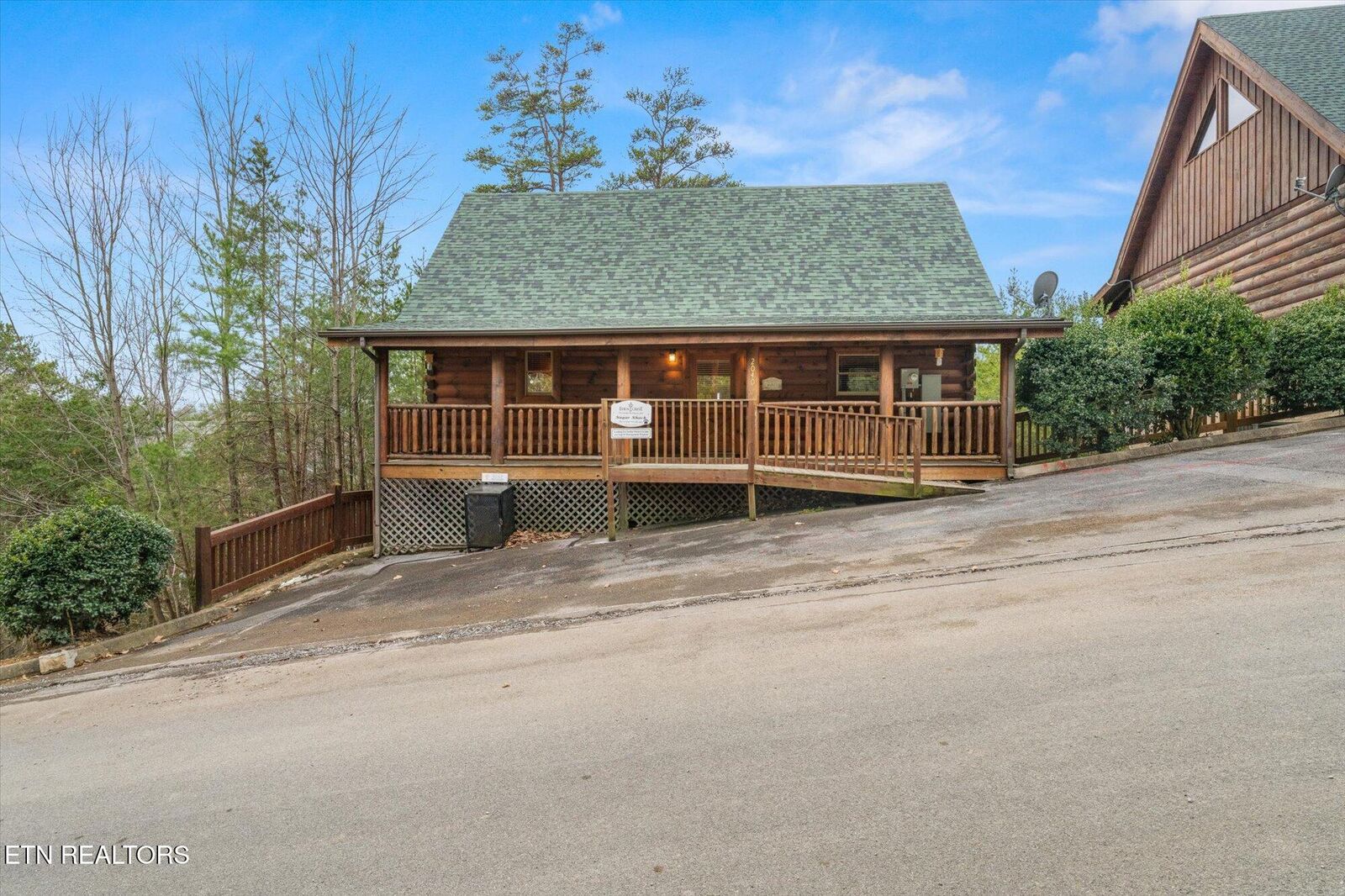 Property Photo: 2040 Cougar Crossing Way TN 37862