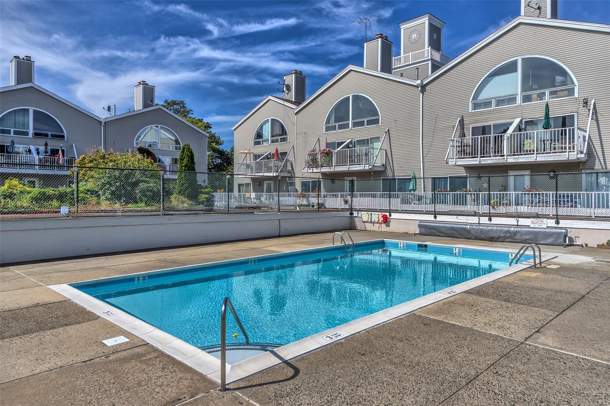 Property Photo:  26 Deepwater Way 44  NY 10464 