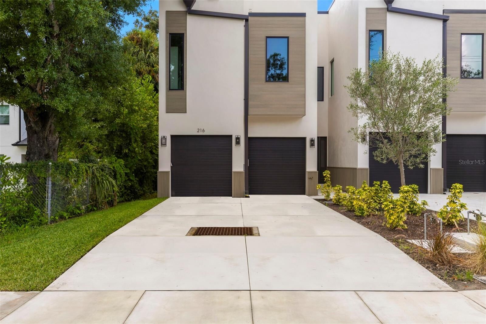 Property Photo:  216 N Hesperides Street  FL 33609 