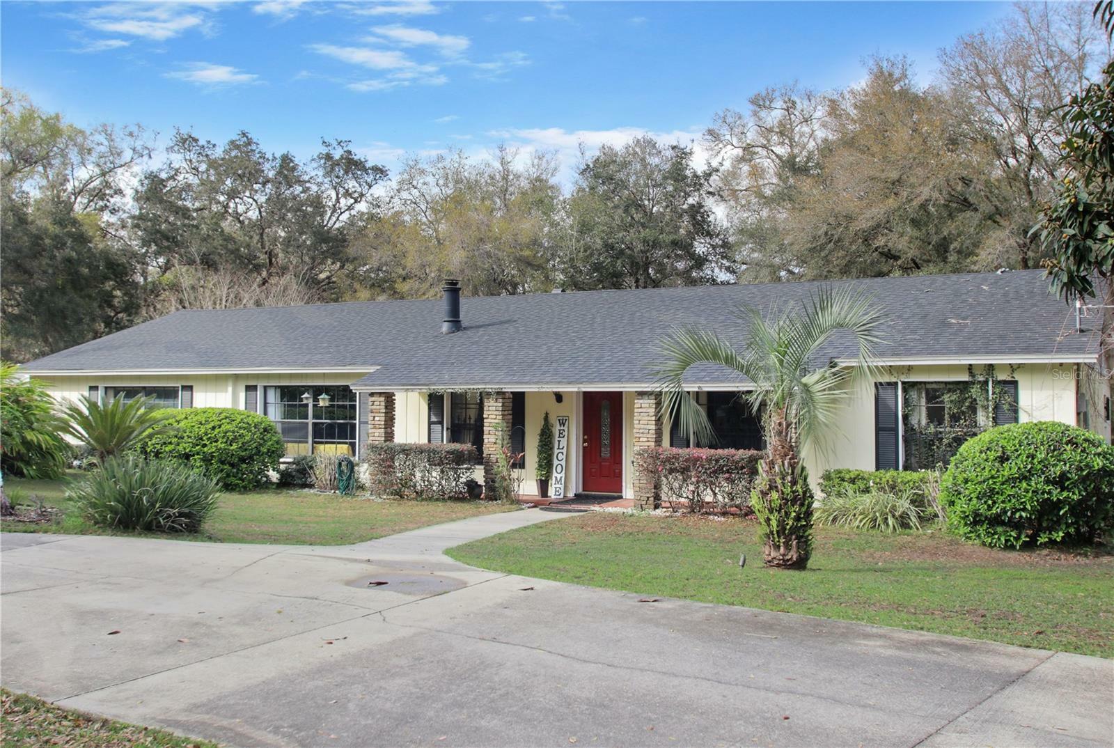 Property Photo: 2525 W Ponkan Road FL 32712