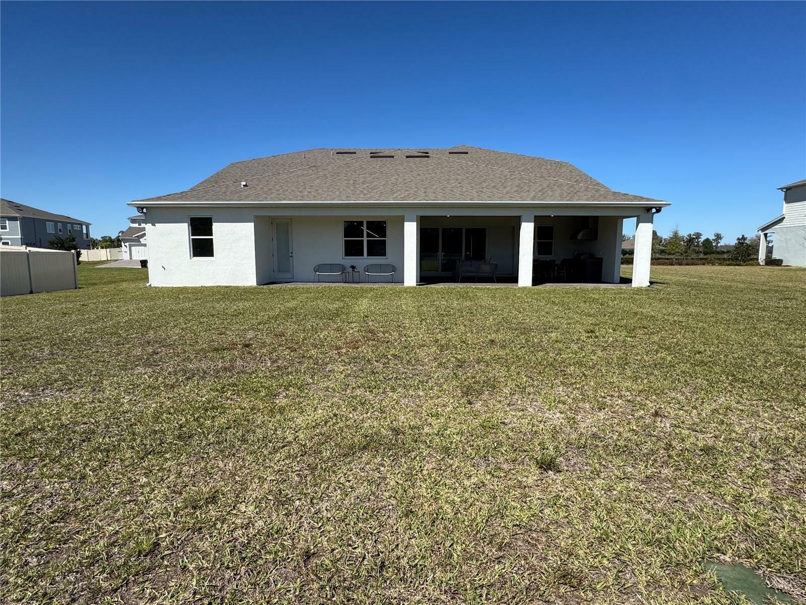 Property Photo: 2135 Weatherly Way FL 32820