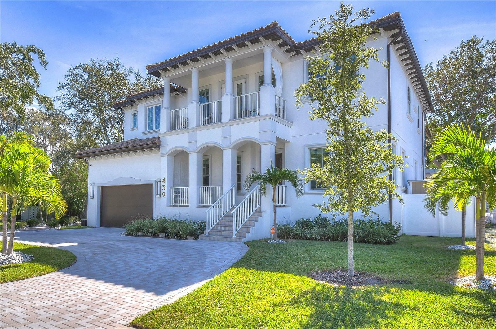 439 Bayview Drive NE  St Petersburg FL 33704 photo
